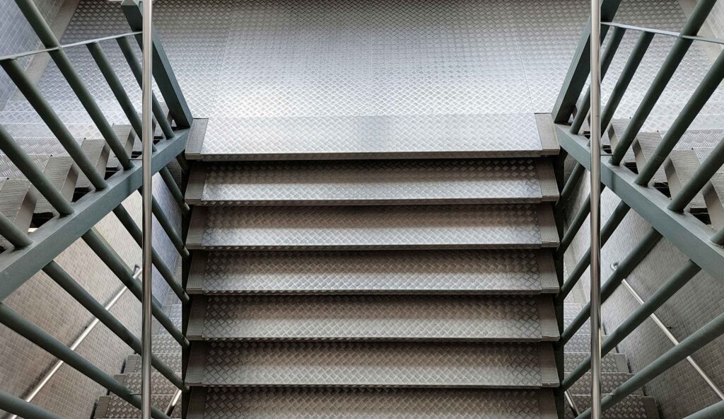 metal floor grating